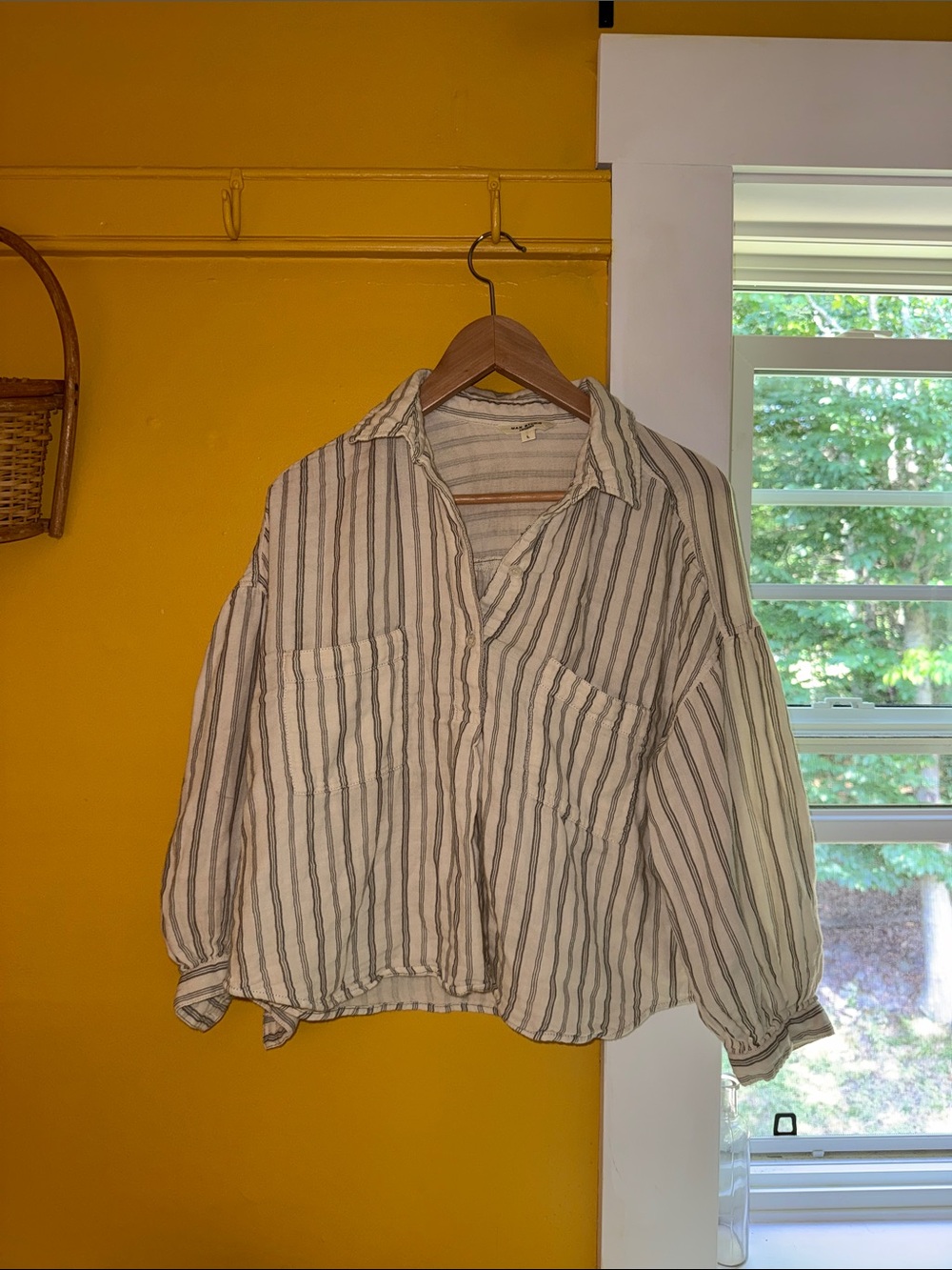 Max Studio Crop Button Up, Size Large